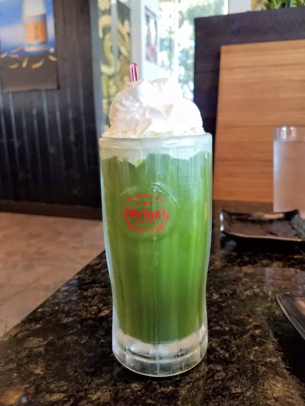 Matcha Kogamo Cérémonial – Poudre de Thé Sacrée – Infusion en tasse de 200 ml et rituel de dégustation traditionnel japonais à 75°C à 80°C maximum (ne jamais utiliser d'eau bouillante) (vue latérale)